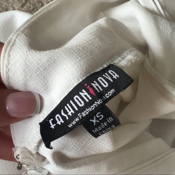 White fashion nova halter neck romper. Size XS. - Picture 3 of 3